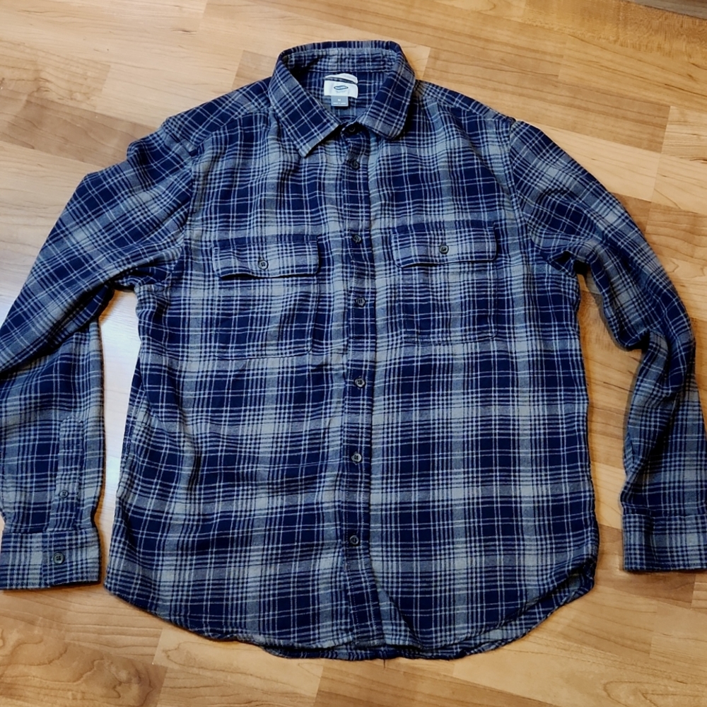 2 flannel shirts - Picture 8 of 12